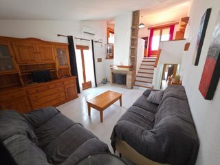 Doppelhaus in El Montgó. Cerca de la playa marineta casiana.