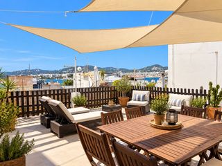 Duplex in Dalt Vila-La Marina. Casco antiguo  mare de dèu, centro turístico puerto