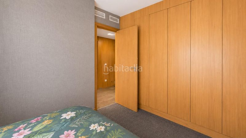 Foto d89319b3-40f6-47c0-9981-e03c06628f68. Pis amb calefacció aparcament piscina a Penya-Roja - Avda. Francia Valencia