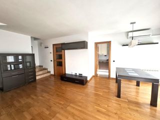 Zweistöckige Wohnung in Olesa de Montserrat