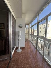 Appartement à Albox. En la plaza céntrica, rodeado de servicios.