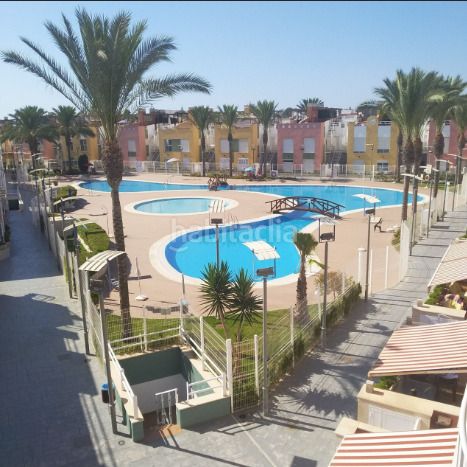 Foto 90841974-ec46-4707-9029-dd25ad649653. Apartament amb calefacció aparcament piscina a Las Marinas - Pueblo Laguna Vera