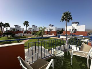 Casa aparellada a Lomas del Mar. En urbanización coto de vera al lado del mercadona.