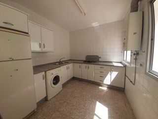 Appartement in Centro-Calzada-Cabo Noval. A 200 metros de la plaza gran cinema