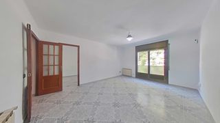 Flat in Les Clotes. En el centro del barrio de les clotes.
