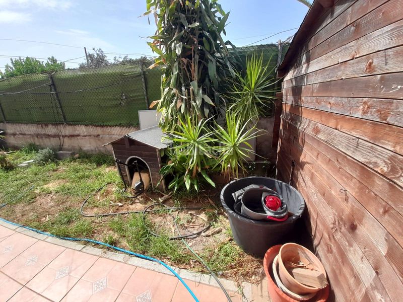 Foto 2d503786-586b-4e0d-95a0-ce23a8754941. Casa aparellada amb aparcament a Cuatro Pinos - El Carmen Puerto de Santa María (El)