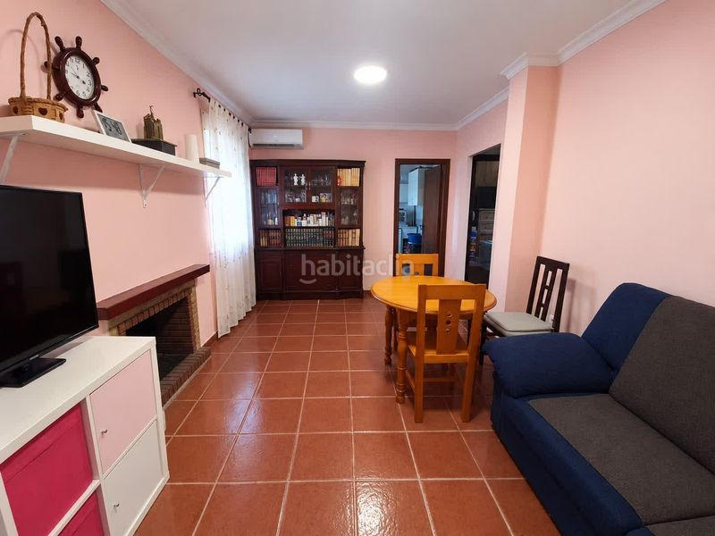 Foto 40fbebea-8dc7-4588-8356-e9b5cd1c2e49. Casa aparellada amb aparcament a Cuatro Pinos - El Carmen Puerto de Santa María (El)