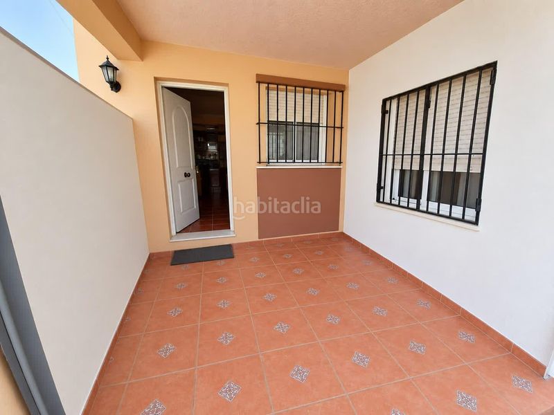 Foto 5322e3b3-6f9f-410e-82d3-3f517e3722fb. Casa aparellada amb aparcament a Cuatro Pinos - El Carmen Puerto de Santa María (El)