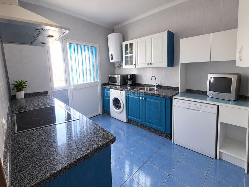 Foto fdac6ea4-f44f-4197-ac77-a88539154a94. Casa aparellada amb aparcament a Cuatro Pinos - El Carmen Puerto de Santa María (El)
