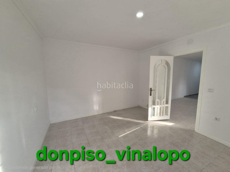 Foto 0c8b0b56-9bae-44b2-92a9-51d7ce0b4d8f. Casa aparellada a Petrer