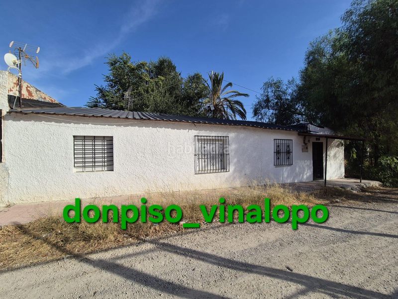 Foto 17285949-d96d-4d8f-b9bd-03d0c4c02195. Casa aparellada a Petrer
