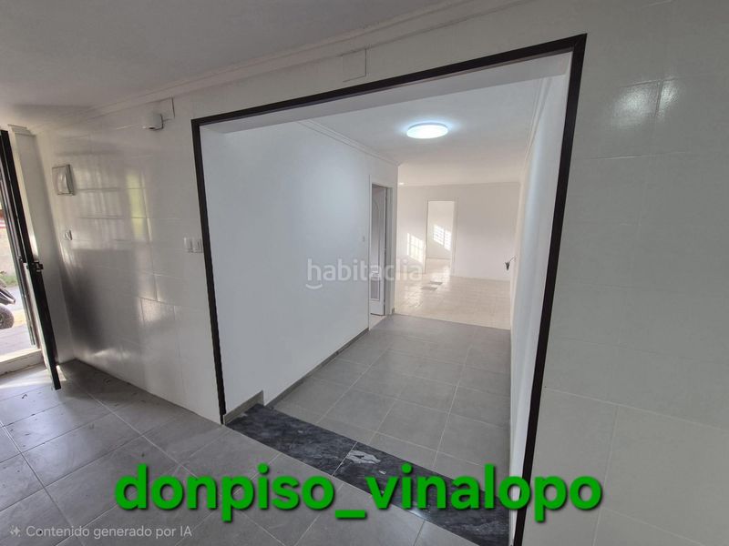 Foto 3bf87712-5f90-44ee-8d11-57a9c5137d1f. Casa aparellada a Petrer