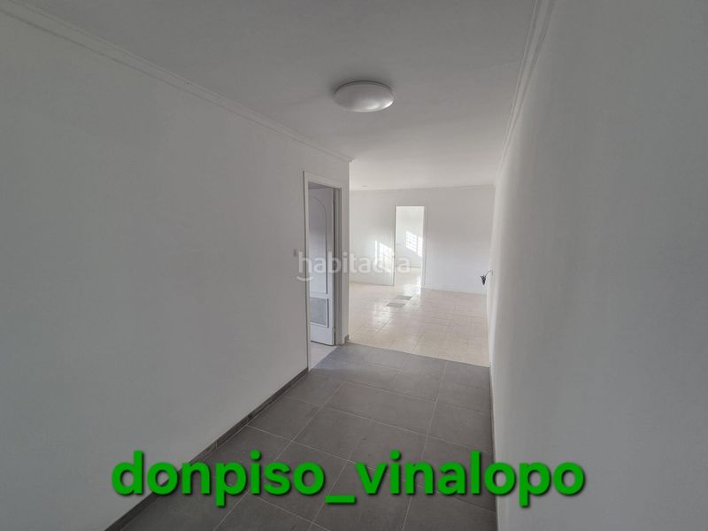 Foto 40c8b3a3-cc63-46d3-9f06-44725913f4e4. Casa aparellada a Petrer