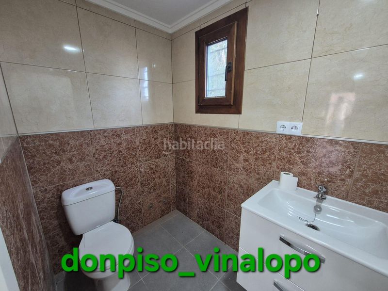 Foto 4281965f-5587-4bf2-9411-d747ae127a91. Casa aparellada a Petrer