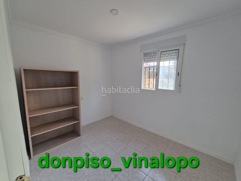 Foto 6577bb20-f73a-4bc3-8528-78eace1bcdd4. Casa aparellada a Petrer