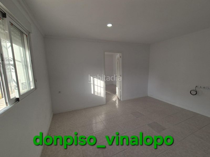 Foto 85f2ad0c-434d-4d43-bb9e-2ee5f2ad72eb. Casa aparellada a Petrer