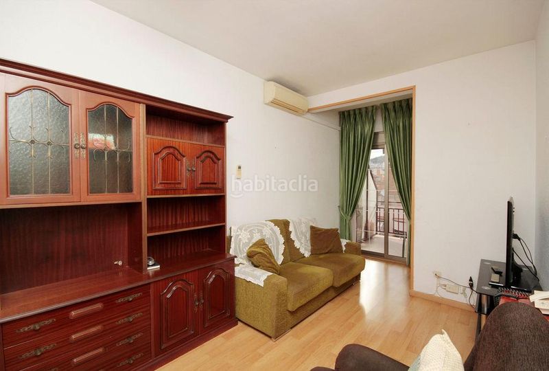 Foto 51435985-55f7-4f6a-8a30-6b0c63557820. Pis a El Camp de l´Arpa del Clot Barcelona