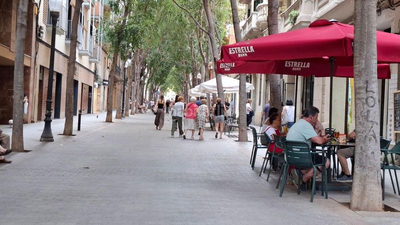 Foto 52845959-b01b-46f2-a5bb-b760ec31e516. Pis a El Camp de l´Arpa del Clot Barcelona