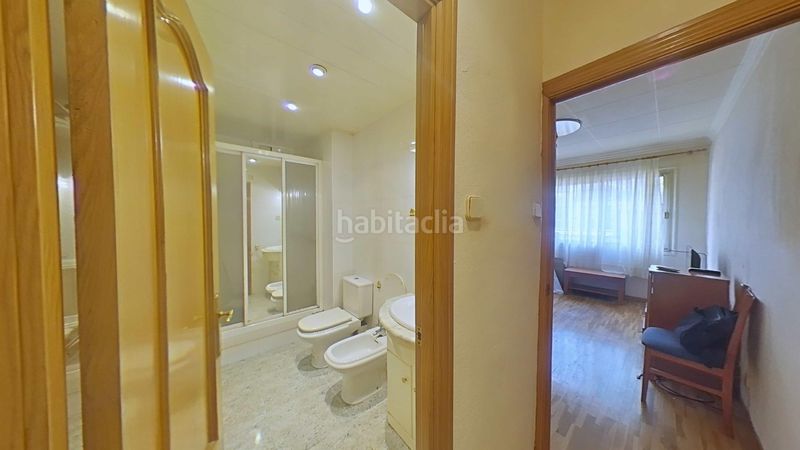 Foto 5f196652-d674-4597-af80-b8a99934bace. Pis a Guinardó Barcelona