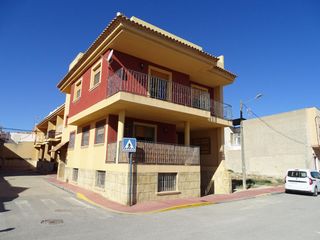 Chalet in Campos del Río. Cerca de la iglesia nueva