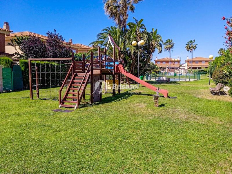 Foto 4b33858d-4c47-44ac-ad00-5351c10ae392. Casa amb calefacció aparcament piscina a Els Ametllers Cambrils