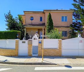 Haus in Els Ametllers. Cambrils  espectacular casa independiente de 312 m2 en urbanizac