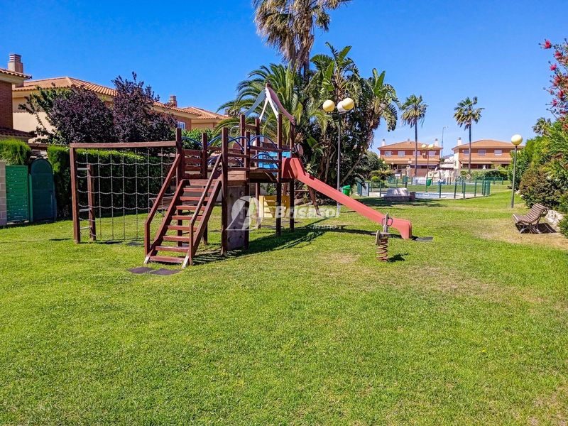 Foto 83c4343e-5448-47ed-aa6f-4ce99e571f4d. Casa amb calefacció aparcament piscina a Els Ametllers Cambrils