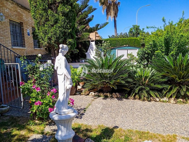 Foto a48f6b93-aa32-4d0c-bec7-fdff5a84809f. Casa amb calefacció aparcament piscina a Els Ametllers Cambrils