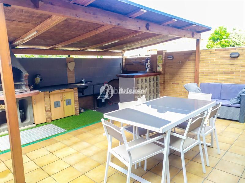 Foto ca26cb98-d7b1-4d72-82d2-c5ee12a8e850. Casa adossada amb calefacció aparcament piscina a Cambrils