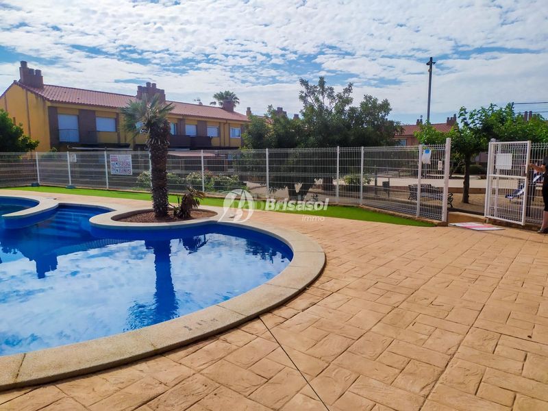 Foto cf18b1b4-7a3e-4daf-ba16-c05f62f74026. Casa adossada amb calefacció aparcament piscina a Cambrils