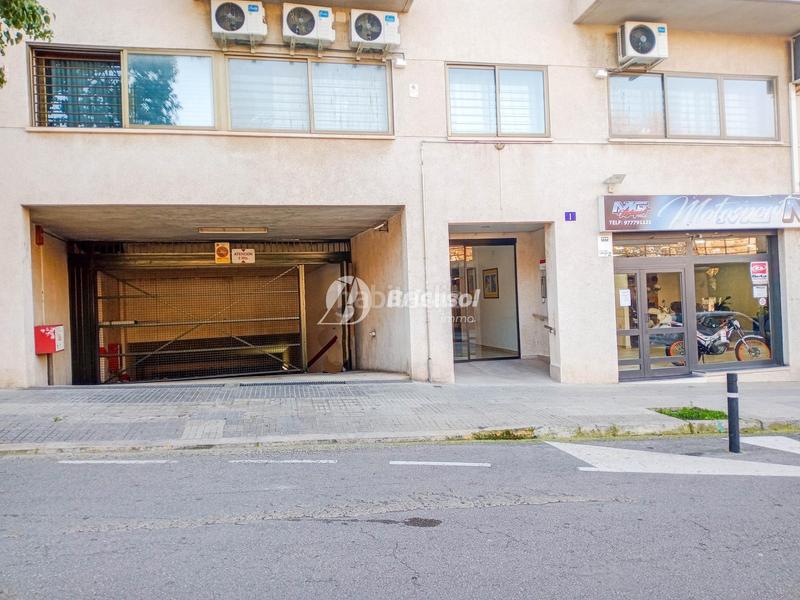 Foto 8ab76d49-69b4-439d-b5c2-411ddf7cb406. Parking voiture dans Port - Horta de Santa Maria Cambrils