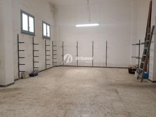 Lloguer Local Comercial a Port - Horta de Santa Maria. Amplio local en la zona de cambrils puerto