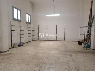 Lloguer Local Comercial a Port - Horta de Santa Maria. Amplio local en la zona del puerto de cambrils