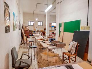 Rent Business premise in Port - Horta de Santa Maria. Amplio local en la zona del puerto de cambrils