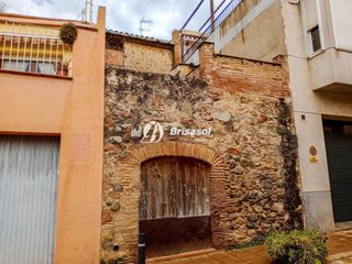 Casa a Montbrió del Camp. Montbrió del camp  casa céntrica para reformar