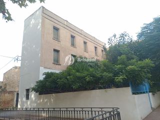 House in Montbrió del Camp. Gran oportunidad de inversión casa de 333 m2 con alto potencial