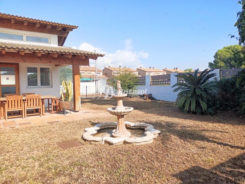 Foto 4fa9316f-9f26-4df3-9d1f-4f15ed4ee80c. Casa amb aparcament piscina a Els Tallats - Mas Olivé Cambrils