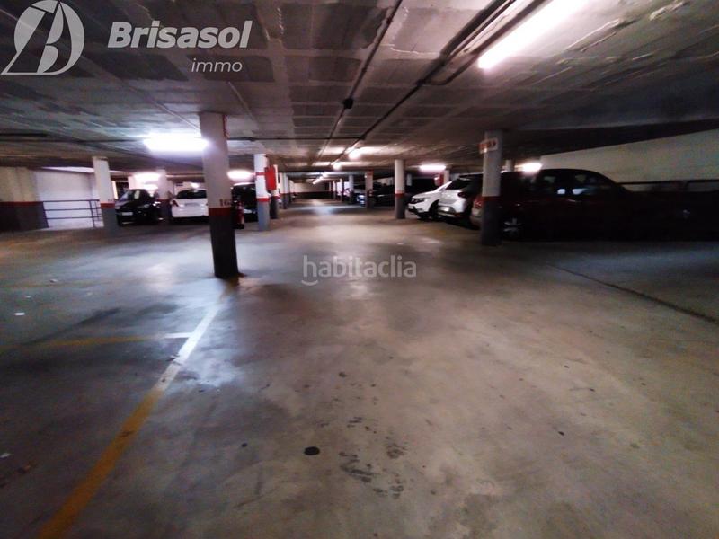 Foto 423c2351-4ace-4e21-9085-af829999b8af. Parking voiture dans Centre Reus