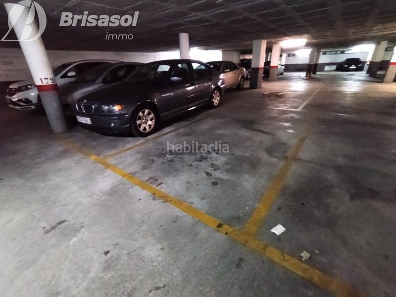 Foto 450bd6a4-d26d-4a47-b86a-8e57c92ee8a6. Parking voiture dans Centre Reus