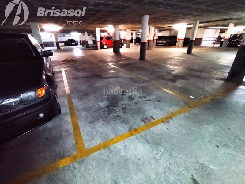 Foto 8fab2705-bf07-4226-aa7c-a3b69721a06e. Parking voiture dans Centre Reus