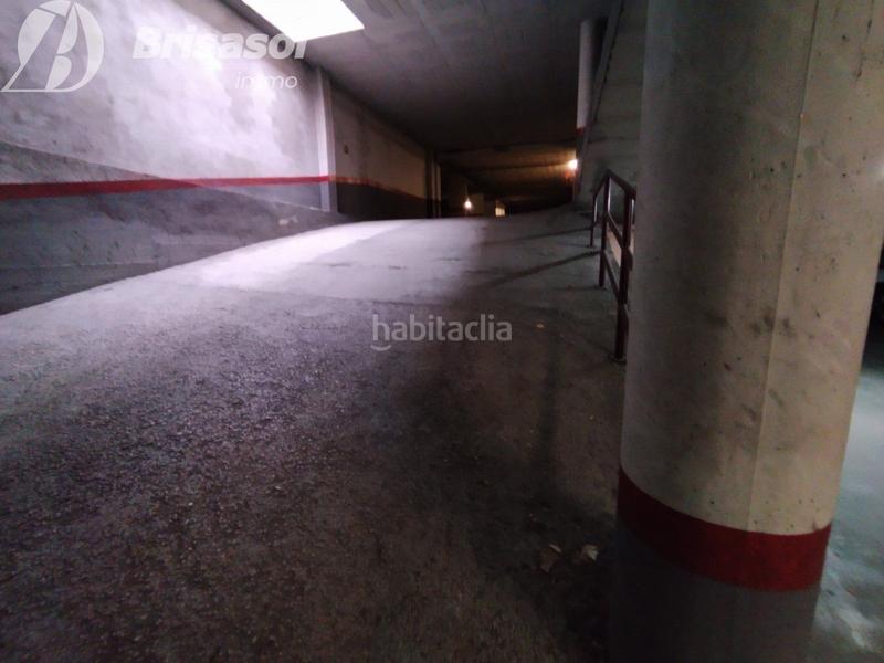 Foto f3fea83a-cbb6-4c9e-9d8d-9b874d5d4d98. Parking voiture dans Centre Reus