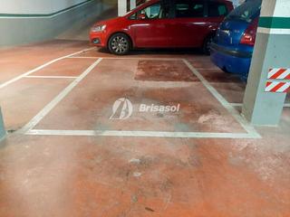 Aparcament cotxe  Carrer de riudecols. Reus  plaza de parking zona carretera castellvell