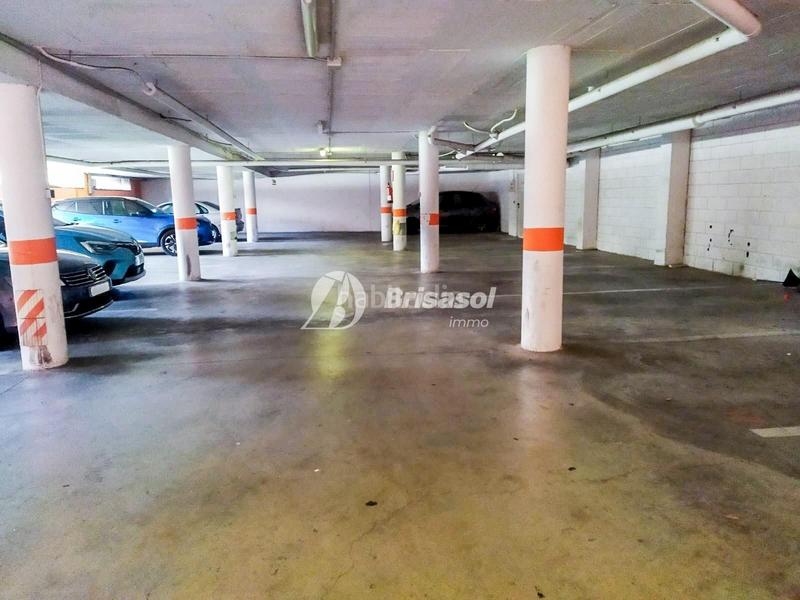Foto c38787f6-8777-4183-9179-c33679d4ec79. Aparcament cotxe a Centre Reus