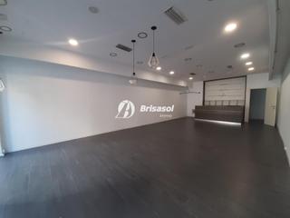Rent Business premise  Calle raval martí folguera. Reuslocal comercial de 90 m2 en el centro. zona arrabal