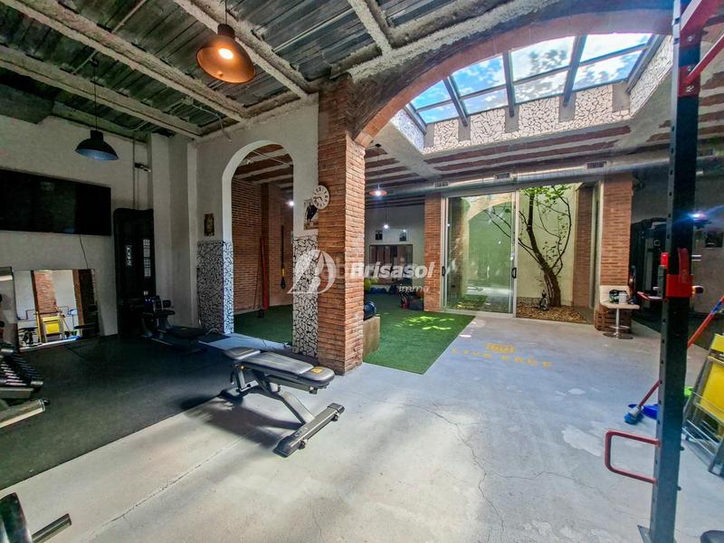 Foto c22a9e66-d721-4b65-b665-6670d7138852. Local comercial  en venta en zona centro en Reus