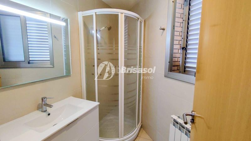 Foto 98644a3f-f24b-48fb-bead-780d60319475. Casa adossada amb aparcament a Morell (El)