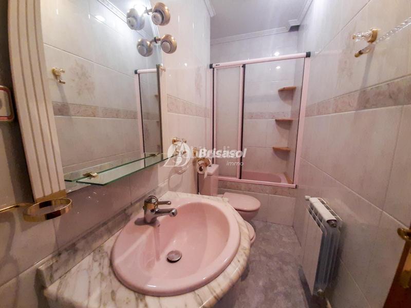 Foto 0c09ba37-db7b-4bf9-be8a-bb2743564472. Alquiler casa  unifamiliar de alquiler de 3 habitaciones con garage en Reus