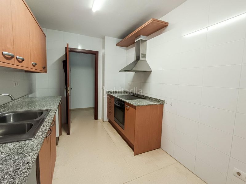 Foto a4dec6f2-f30c-4895-a47f-668acb08ad0a. Pis amb aparcament a Mestral Reus