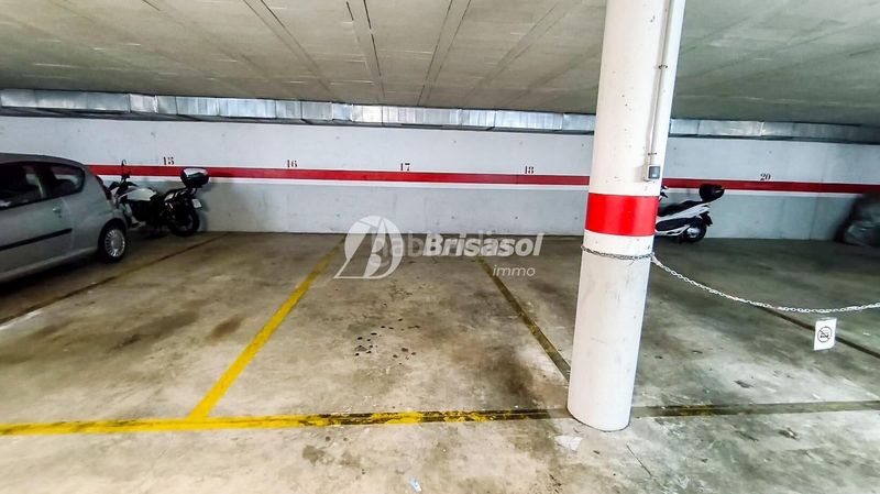 Foto 1c803a5d-b614-4f7b-a5d1-5d0d9304533f. Aparcament cotxe a Centre Reus