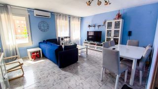 Flat in Llevant. Reuspiso en venta de 3 habitaciones ,con parking zona mas abelló